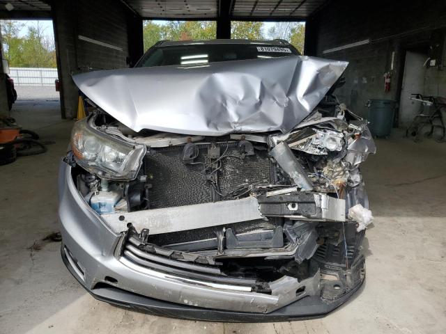 5TDJKRFH4GS344017 - 2016 TOYOTA HIGHLANDER XLE 银色 照片 5