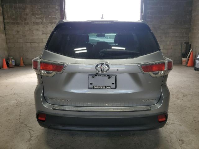 5TDJKRFH4GS344017 - 2016 TOYOTA HIGHLANDER XLE 银色 照片 6