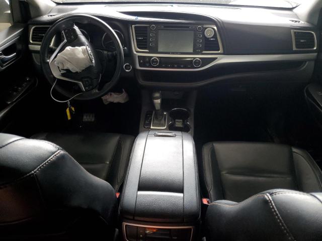 5TDJKRFH4GS344017 - 2016 TOYOTA HIGHLANDER XLE 银色 照片 8