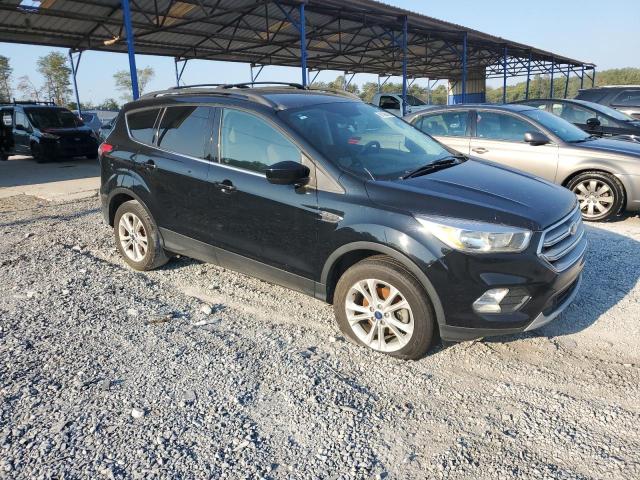 1FMCU0GD4JUD35536 - 2018 FORD ESCAPE SE Schwarz Foto 4