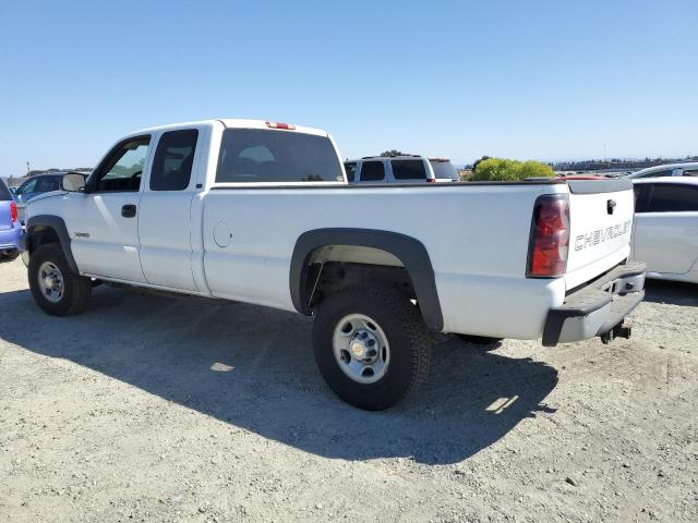 1GCHC29U15E216803 - 2005 CHEVROLET SILVERADO C2500 HEAVY DUTY WHITE photo 2