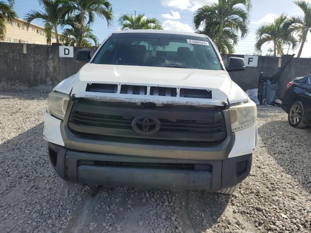 5TFRU5F15EX032496 - 2014 TOYOTA TUNDRA DOUBLE CAB SR WHITE photo 5