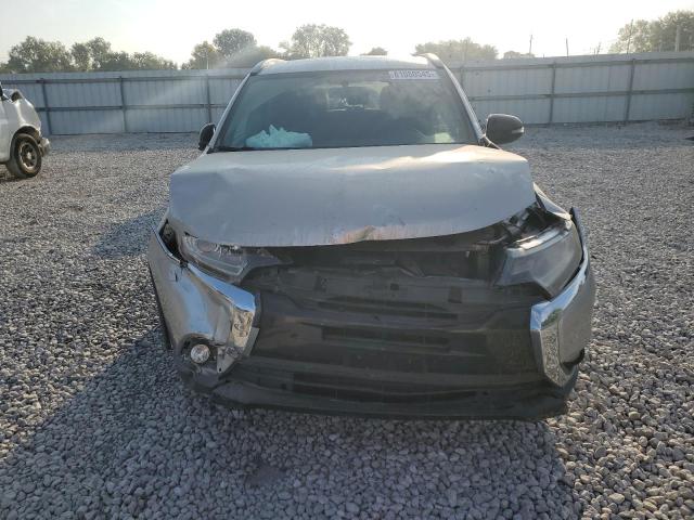 JA4AD3A35JZ048135 - 2018 MITSUBISHI OUTLANDER SE Արծաթագույն լուսանկար 5