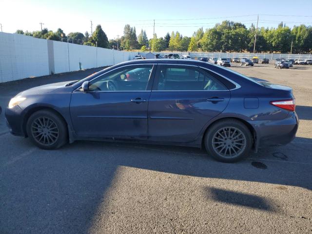 4T1BF1FK3GU539409 - 2016 TOYOTA CAMRY LE BLUE photo 2