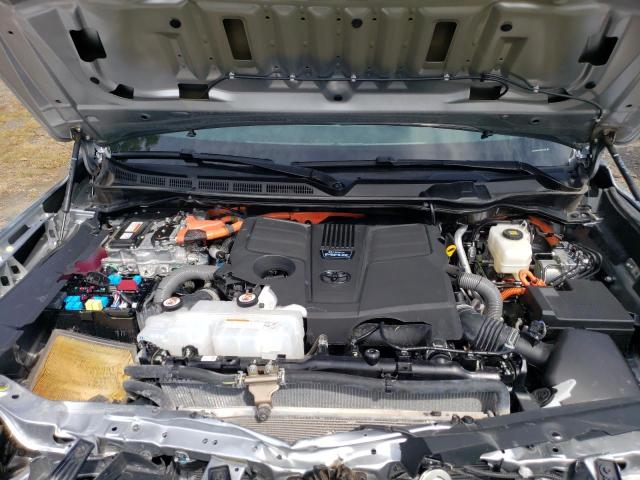 7SVAAABA3RX037079 - 2024 TOYOTA SEQUOIA SR5 Gümüş fotoğraf 11