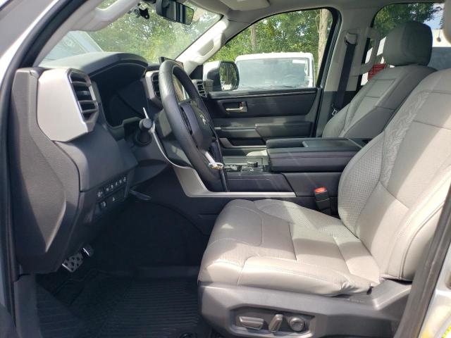 7SVAAABA3RX037079 - 2024 TOYOTA SEQUOIA SR5 Gümüş fotoğraf 7