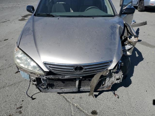 JTDBF32K750162836 - 2005 TOYOTA CAMRY LE GOLD photo 11