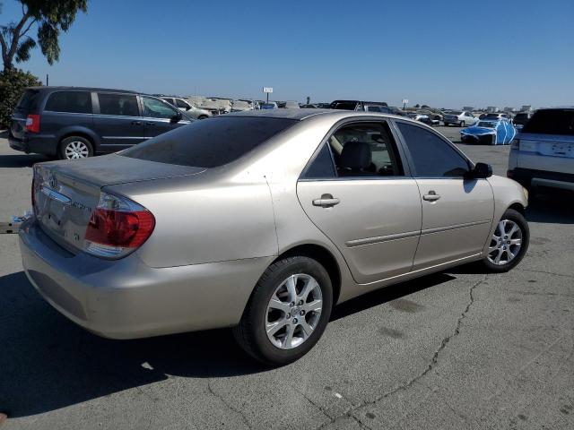 JTDBF32K750162836 - 2005 TOYOTA CAMRY LE GOLD photo 3