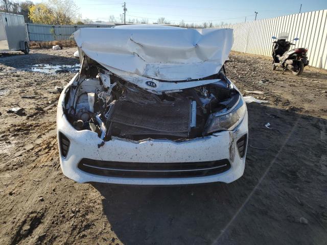 5XXGT4L35JG232368 - 2018 KIA OPTIMA LX WHITE photo 5