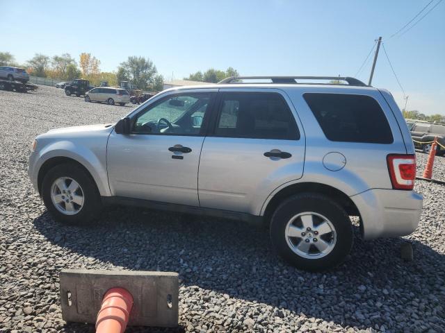 1FMCU0DG4CKA09166 - 2012 FORD ESCAPE XLT SILVER photo 2