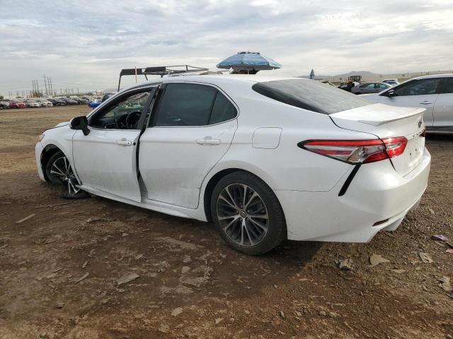 4T1B11HK2JU636166 - 2018 TOYOTA CAMRY L WHITE photo 2