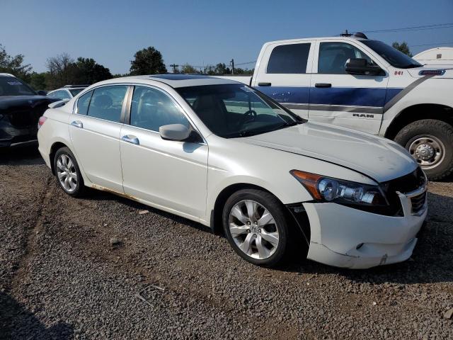 1HGCP3F82AA003065 - 2010 HONDA ACCORD EXL WHITE photo 4