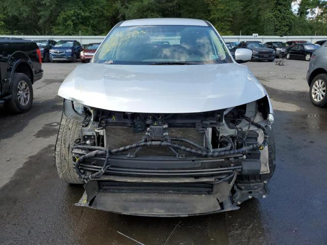 5N1AT2MT8JC784175 - 2018 NISSAN ROGUE S ვერცხლისფერი ფოტო 5