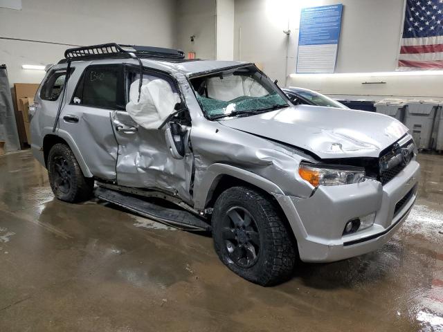 JTEBU5JRXB5046556 - 2011 TOYOTA 4RUNNER SR5 SILVER photo 4