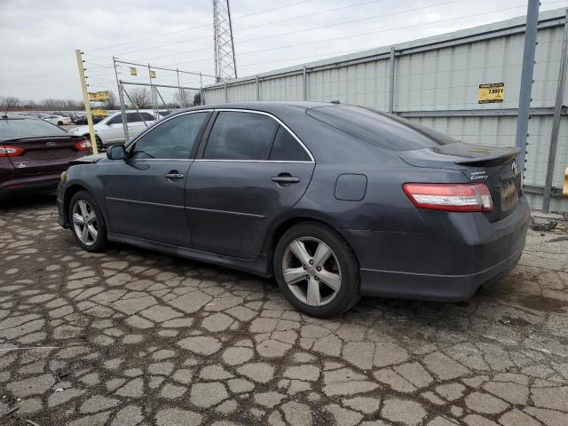 4T1BF3EK7BU135437 - 2011 TOYOTA CAMRY BASE GRAY photo 2