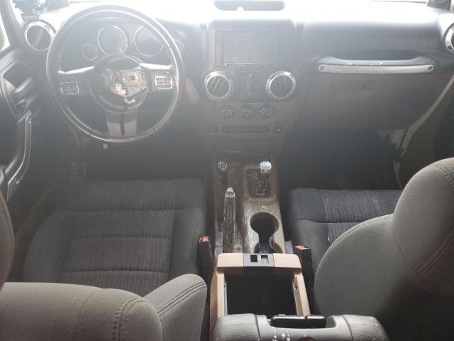 1C4BJWEG9CL119070 - 2012 JEEP WRANGLER U SAHARA თეთრი ფოტო 8