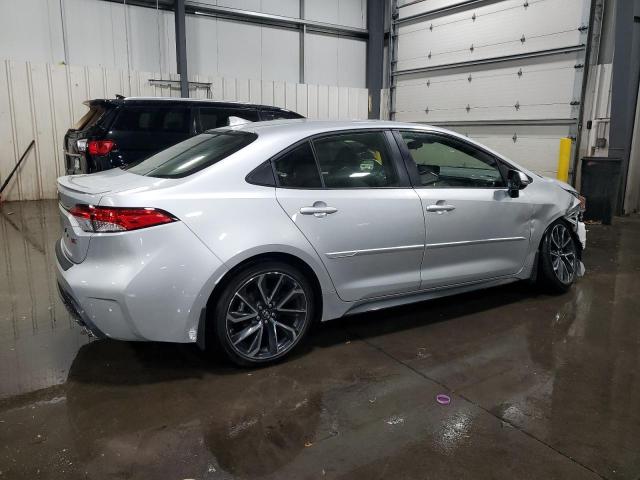 JTDP4MCE6N3503698 - 2022 TOYOTA COROLLA SE 银色 照片 3