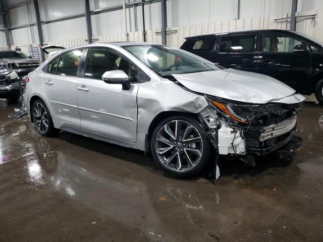 JTDP4MCE6N3503698 - 2022 TOYOTA COROLLA SE 银色 照片 4