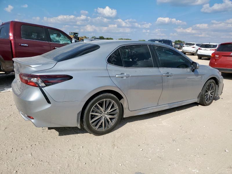 4T1G31AK1RU623883 - 2024 TOYOTA CAMRY SE NIGHT SHADE SILVER photo 3