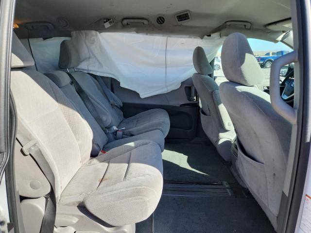 5TDKZ3DC9JS929445 - 2018 TOYOTA SIENNA LE 白色 照片 10