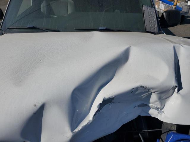 2GCEC19V731294717 - 2003 CHEVROLET SILVERADO C1500 WHITE photo 11