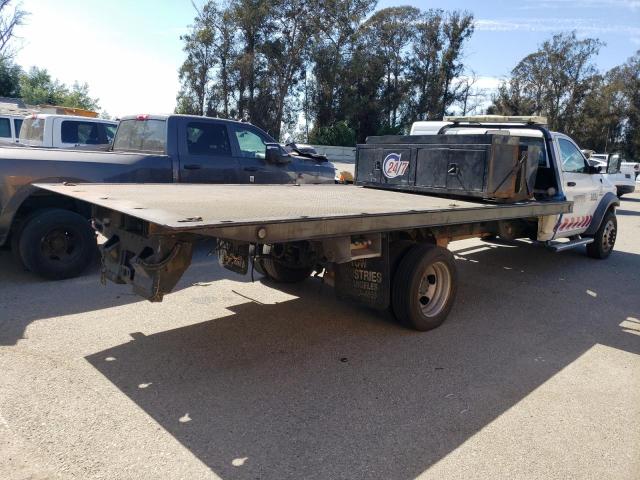 3C7WRMDJ4HG609516 - 2017 RAM 5500 Белый фото 3