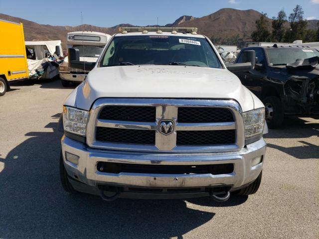 3C7WRMDJ4HG609516 - 2017 RAM 5500 Белый фото 5