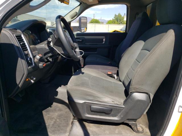 3C7WRMDJ4HG609516 - 2017 RAM 5500 Белый фото 7