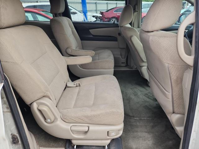 5FNRL5H20FB008529 - 2015 HONDA ODYSSEY LX WHITE photo 11