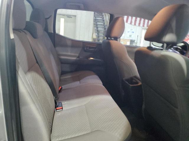 3TYCZ5AN2NT070103 - 2022 TOYOTA TACOMA DOUBLE CAB Silber Foto 10