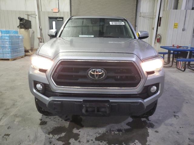 3TYCZ5AN2NT070103 - 2022 TOYOTA TACOMA DOUBLE CAB Silber Foto 5