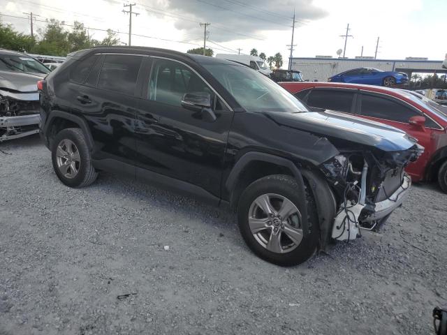 2T3W1RFV8NW190552 - 2022 TOYOTA RAV4 XLE BLACK photo 4