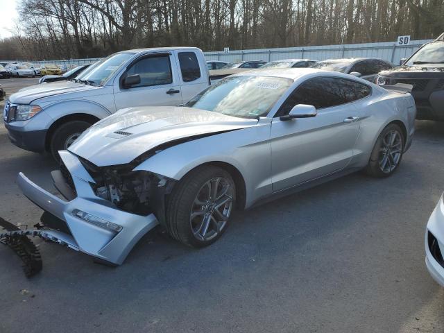 1FA6P8TH4J5106175 - 2018 FORD MUSTANG SILVER photo 1