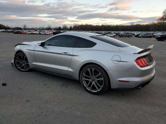 1FA6P8TH4J5106175 - 2018 FORD MUSTANG SILVER photo 2