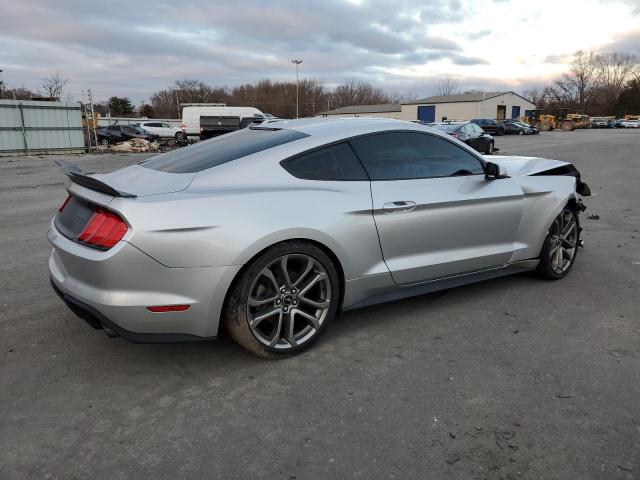 1FA6P8TH4J5106175 - 2018 FORD MUSTANG SILVER photo 3