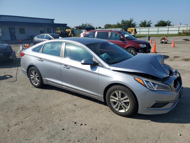 5NPE24AF6GH338820 - 2016 HYUNDAI SONATA SE SILVER photo 4