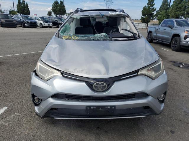 2T3WFREV1HW376618 - 2017 TOYOTA RAV4 XLE SILVER photo 5