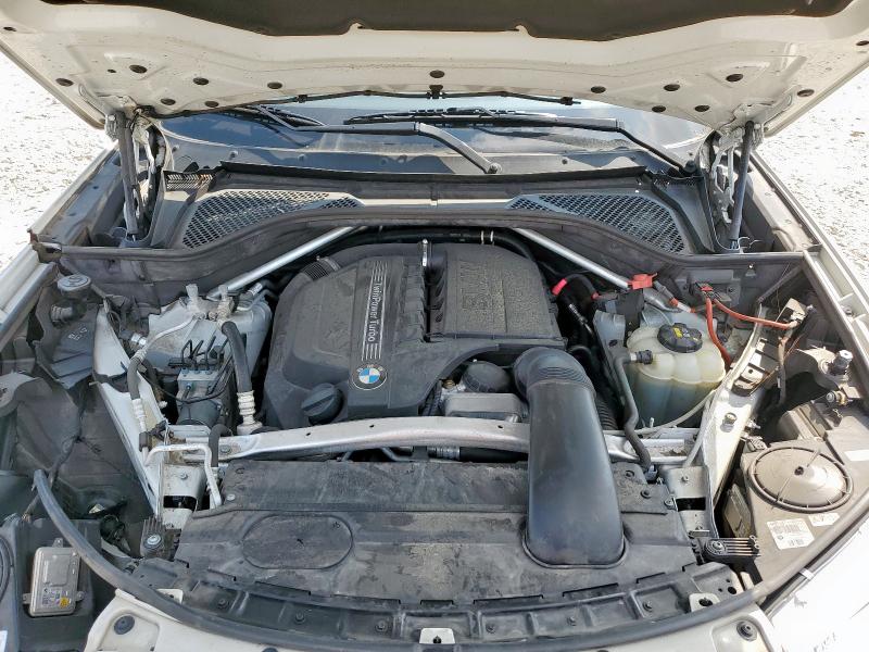 5UXKR2C30H0X04385 - 2017 BMW X5 SDRIVE35I WHITE photo 11