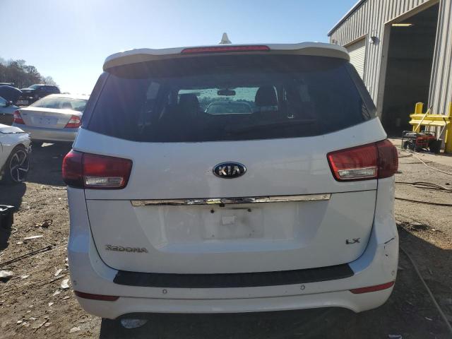 KNDMB5C15G6094655 - 2016 KIA SEDONA LX WHITE photo 6