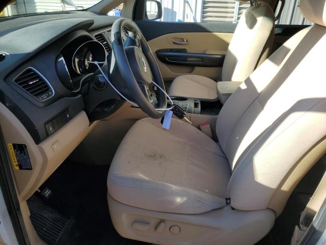 KNDMB5C15G6094655 - 2016 KIA SEDONA LX WHITE photo 7