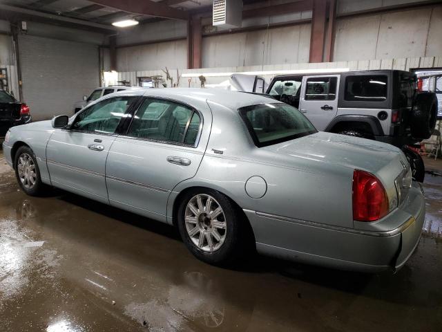 1LNHM82V17Y618157 - 2007 LINCOLN TOWN CAR SIGNATURE LIMITED SILVER photo 2