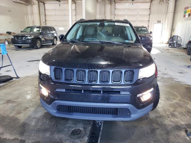 3C4NJDBB5KT812585 - 2019 JEEP COMPASS LATITUDE Черный фото 5
