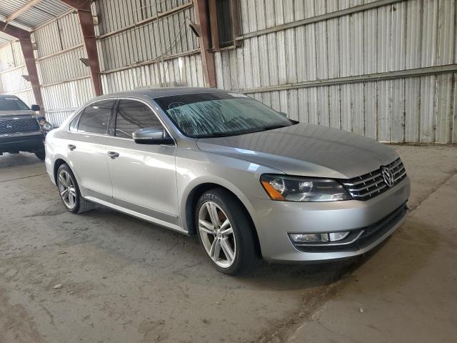 1VWCN7A37DC032137 - 2013 VOLKSWAGEN PASSAT SEL SILVER photo 4