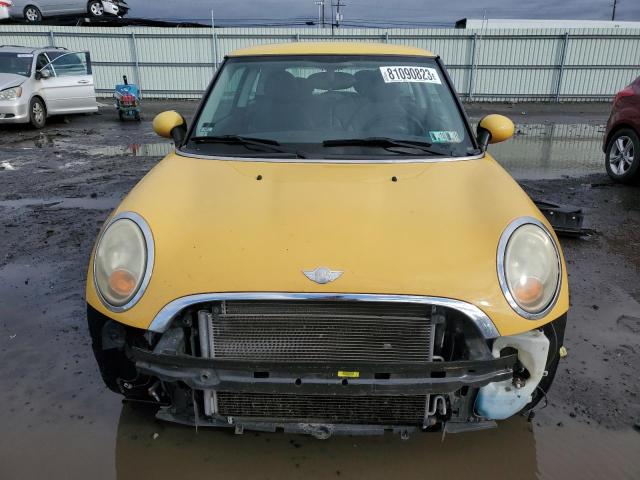 WMWMF335X7TT52260 - 2007 MINI COOPER YELLOW photo 5