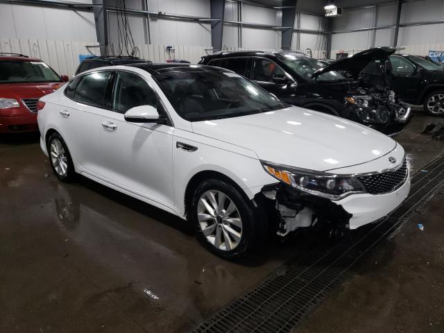 5XXGU4L31GG095063 - 2016 KIA OPTIMA EX WHITE photo 4