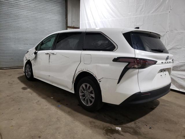 5TDKRKEC4PS161536 - 2023 TOYOTA SIENNA LE WHITE photo 2