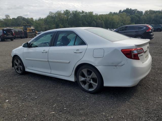 4T1BF1FK2EU309826 - 2014 TOYOTA CAMRY L WHITE photo 2