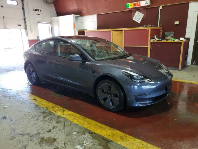 5YJ3E1EA0NF372145 - 2022 TESLA MODEL 3 Gris foto 4