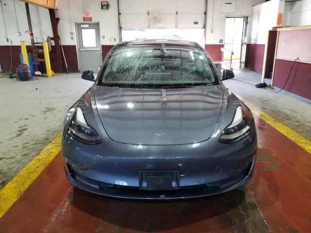 5YJ3E1EA0NF372145 - 2022 TESLA MODEL 3 Gris foto 5