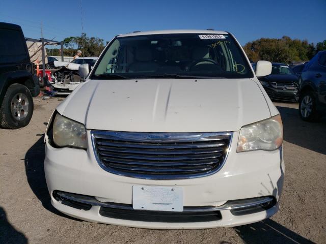 2C4RC1BG5DR556606 - 2013 CHRYSLER TOWN & COU TOURING თეთრი ფოტო 5